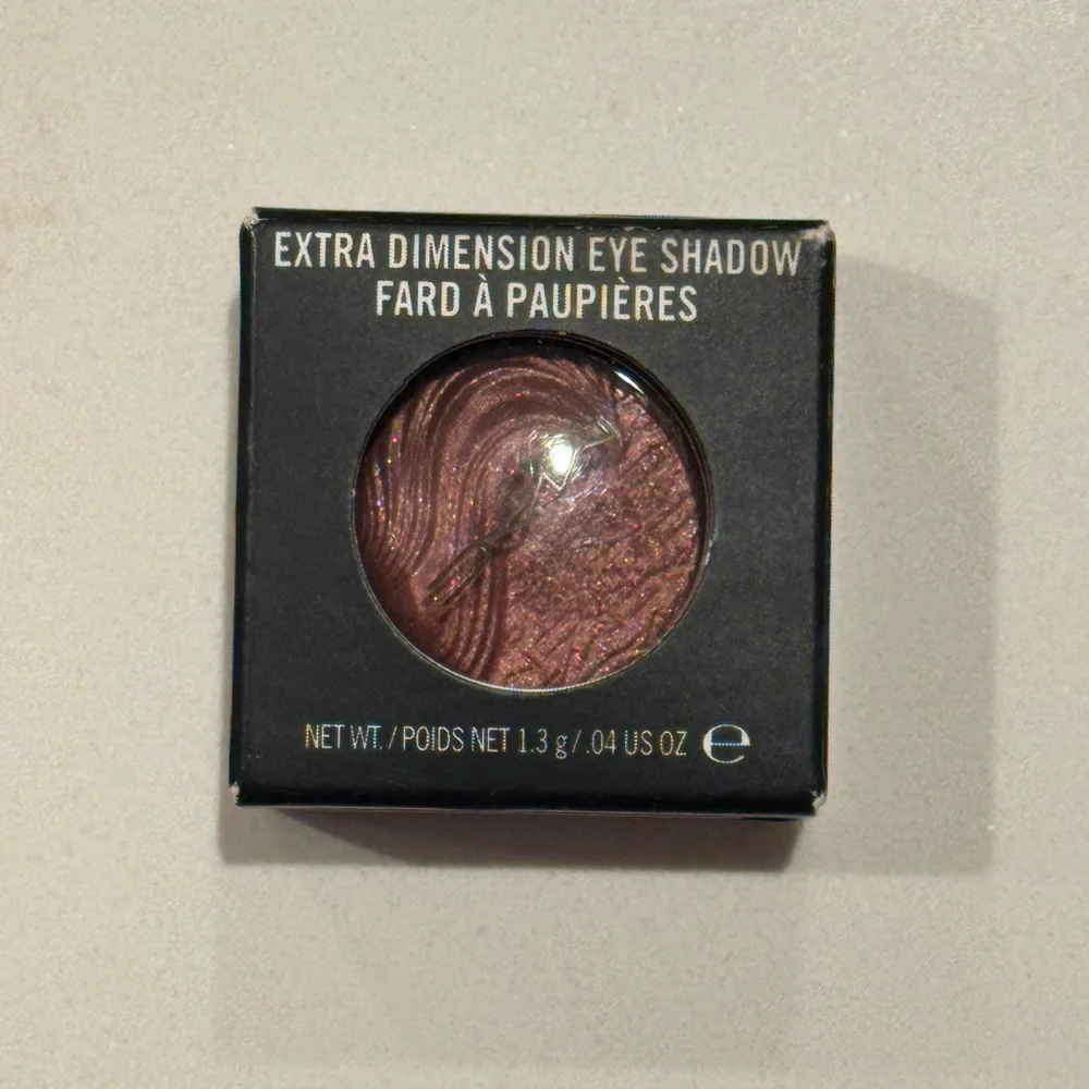 MAC Cosmetics Extra Dimension Eye Shadow - Picture 1 of 2